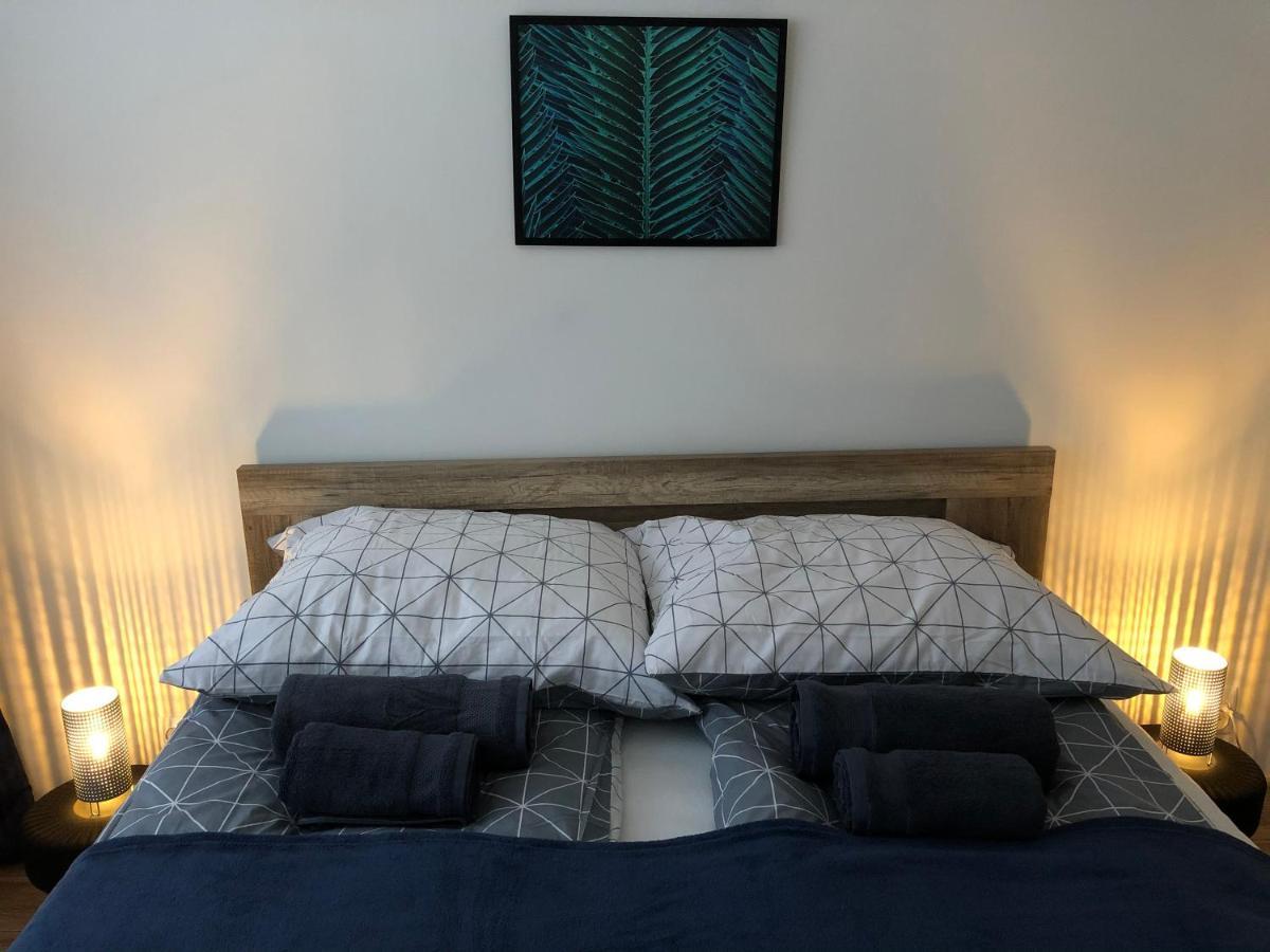 Apartamencik - コバリ エクステリア 写真
